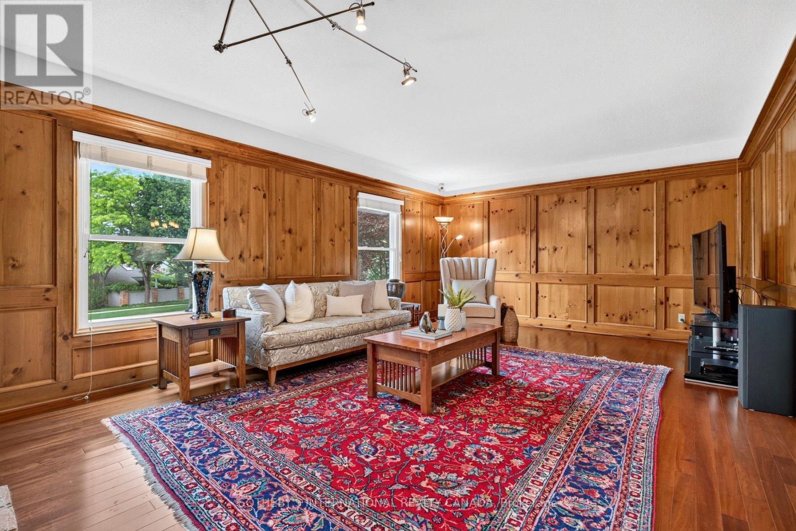 1952 EDENVALE CRESCENT - 14