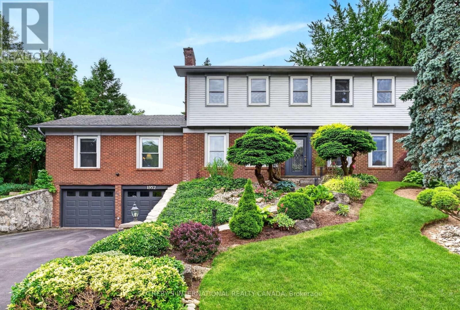 1952 EDENVALE CRESCENT - 2