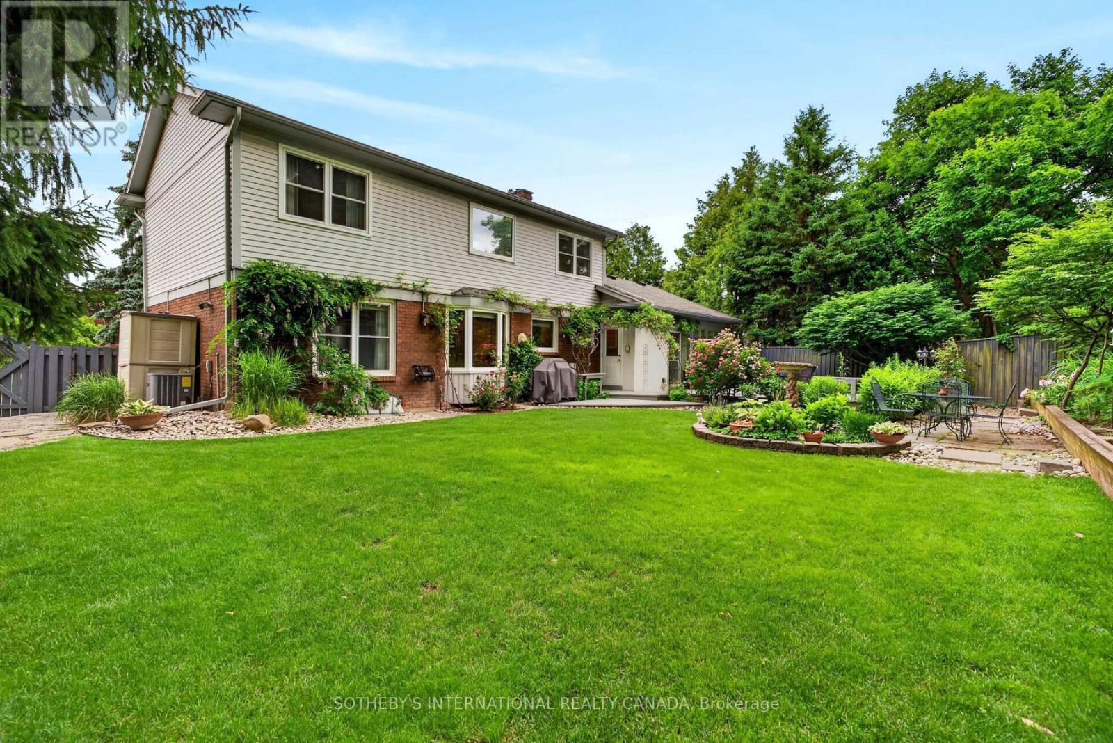 1952 EDENVALE CRESCENT - 33