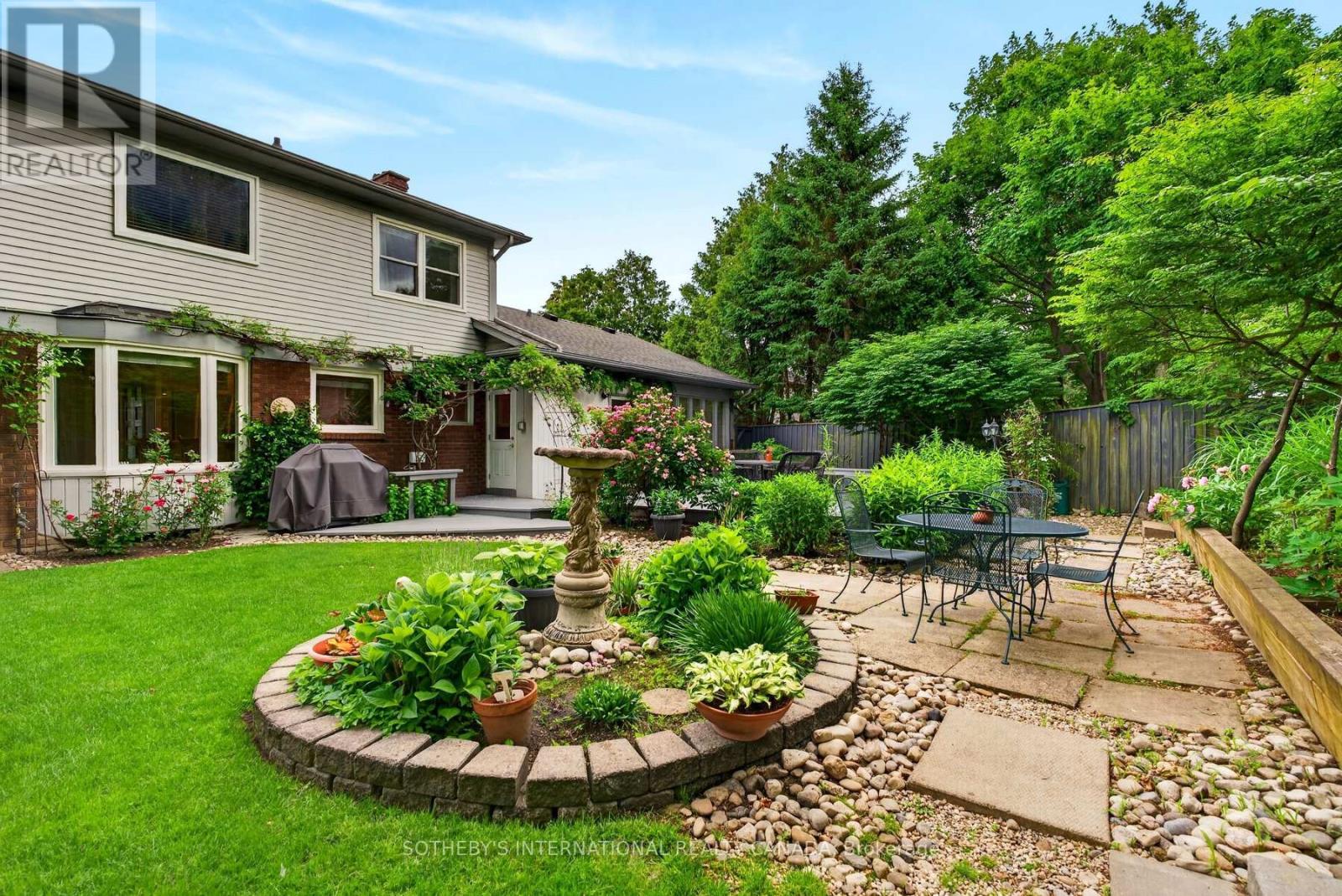 1952 EDENVALE CRESCENT - 35