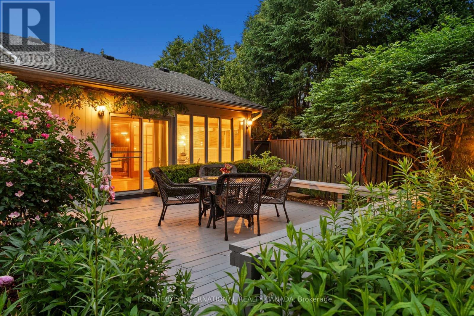 1952 EDENVALE CRESCENT - 36
