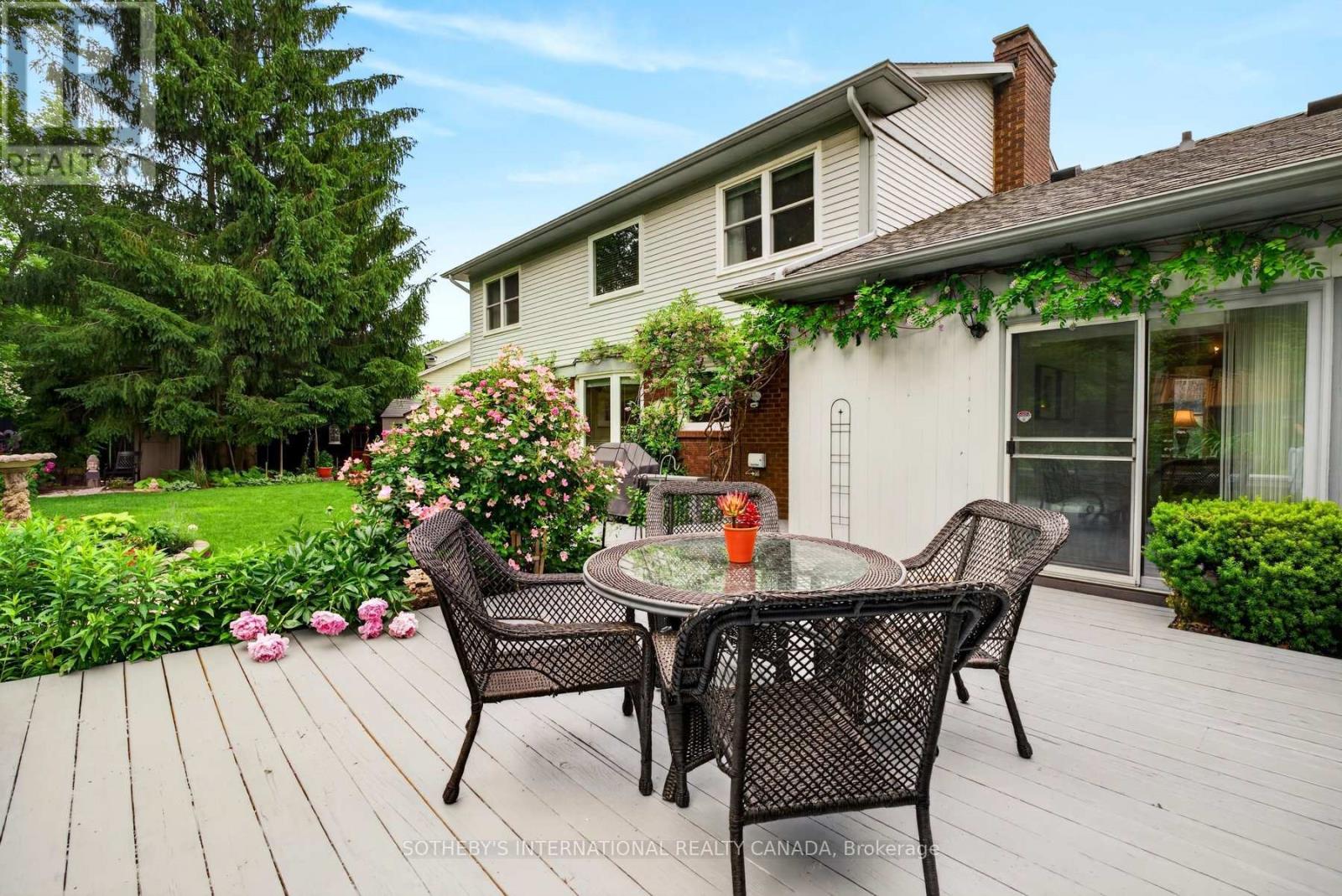 1952 EDENVALE CRESCENT - 37