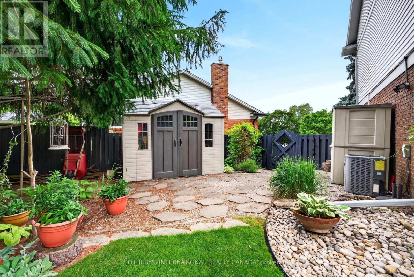 1952 EDENVALE CRESCENT - 41
