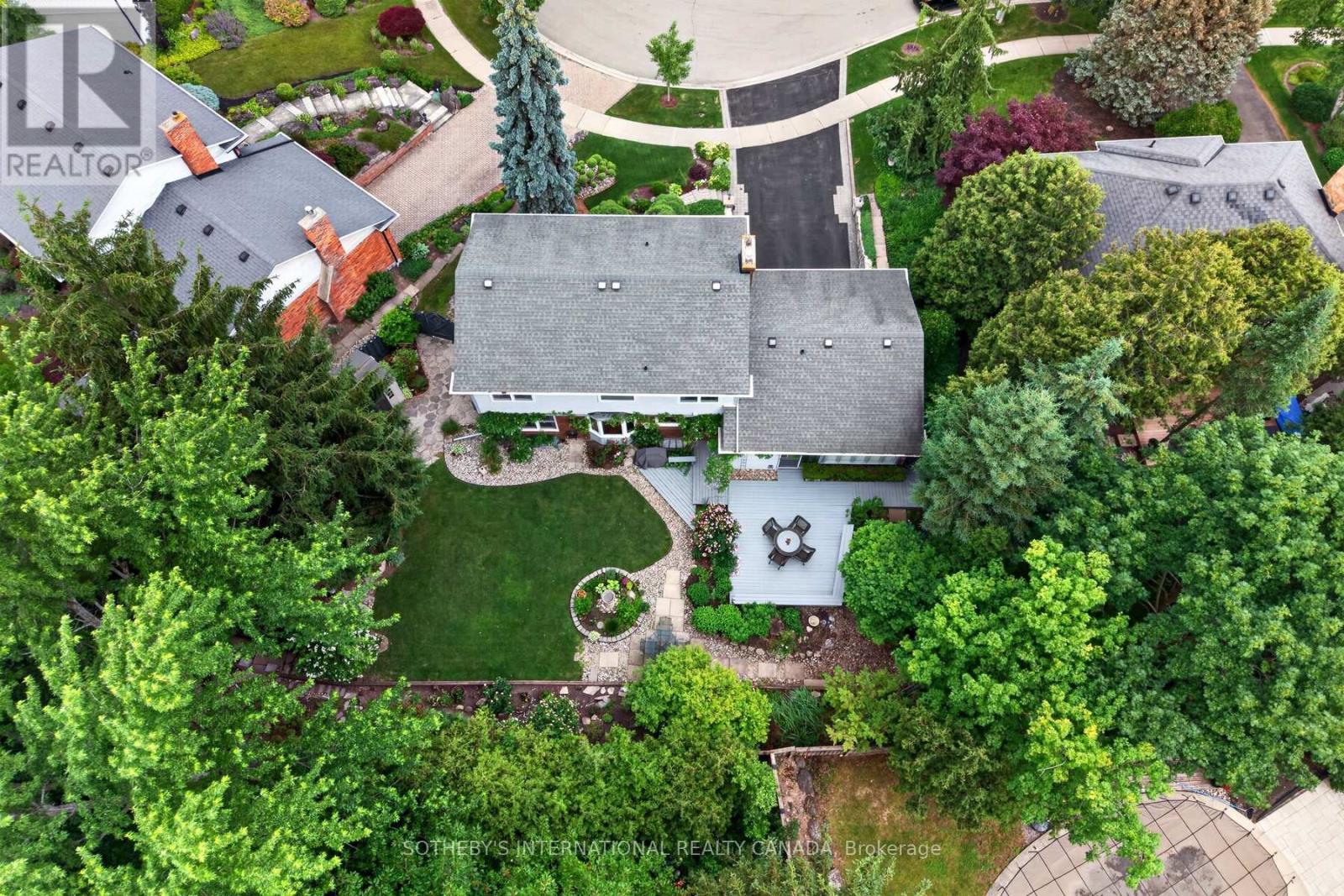 1952 EDENVALE CRESCENT - 44
