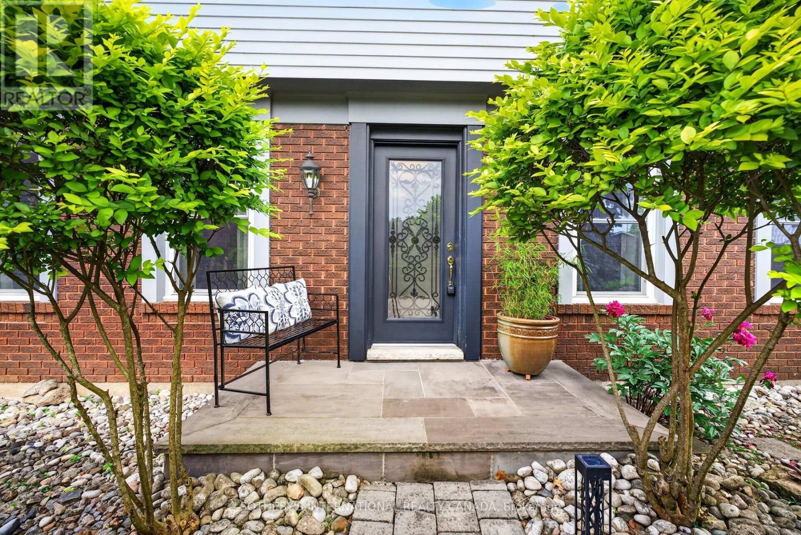 1952 EDENVALE CRESCENT - 5