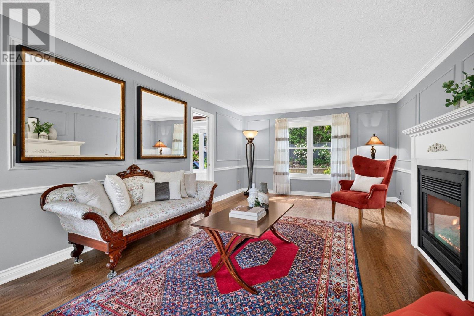 1952 EDENVALE CRESCENT - 8