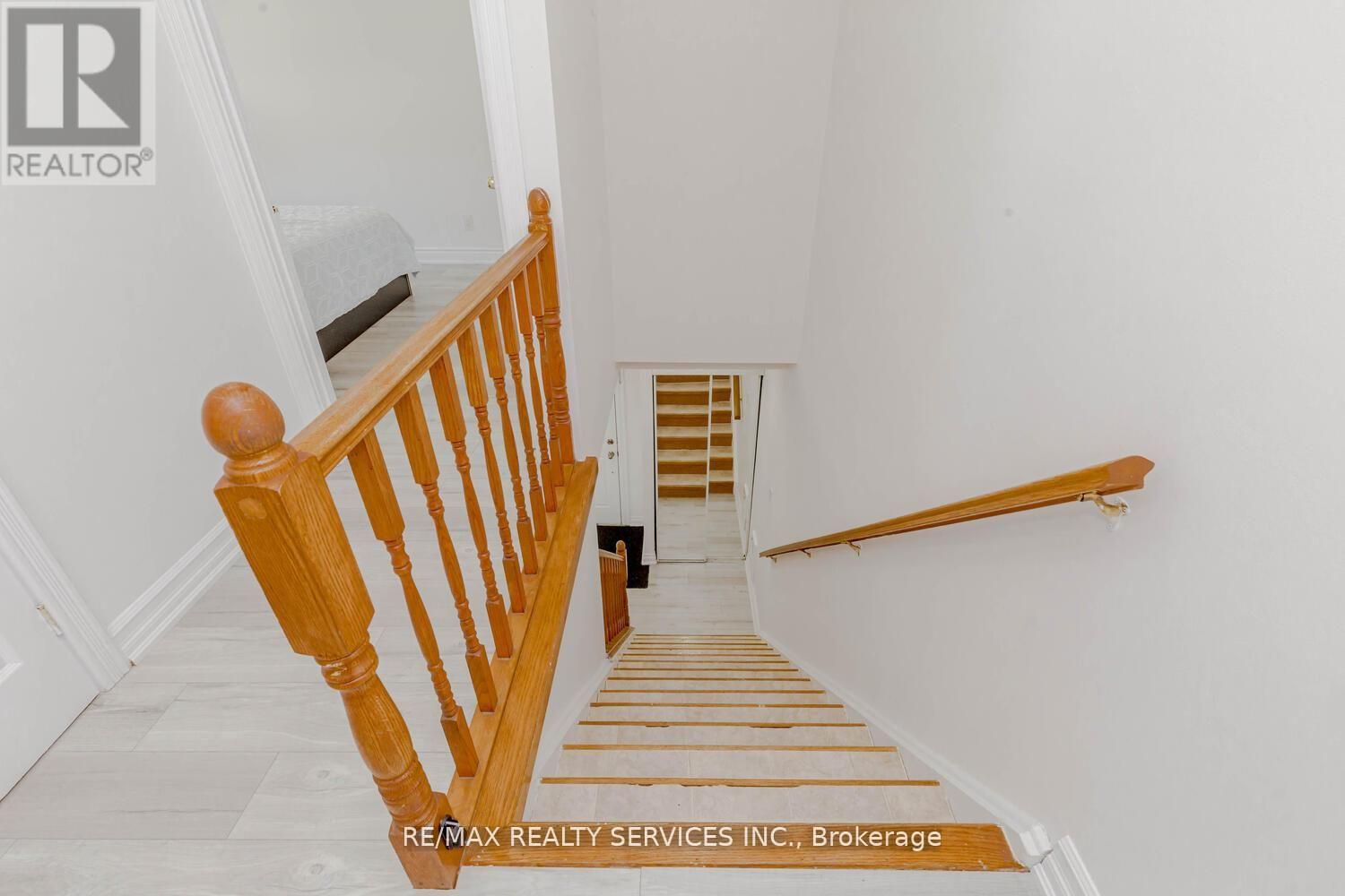 13 GREENBUSH COURT - 27