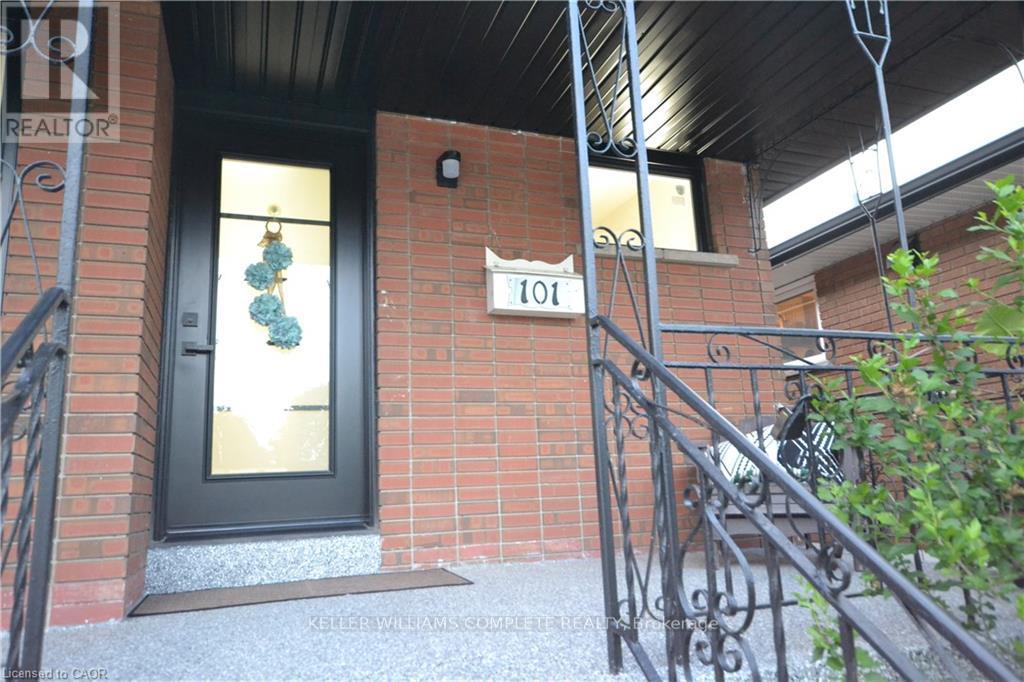 101 REID AVENUE N - 4