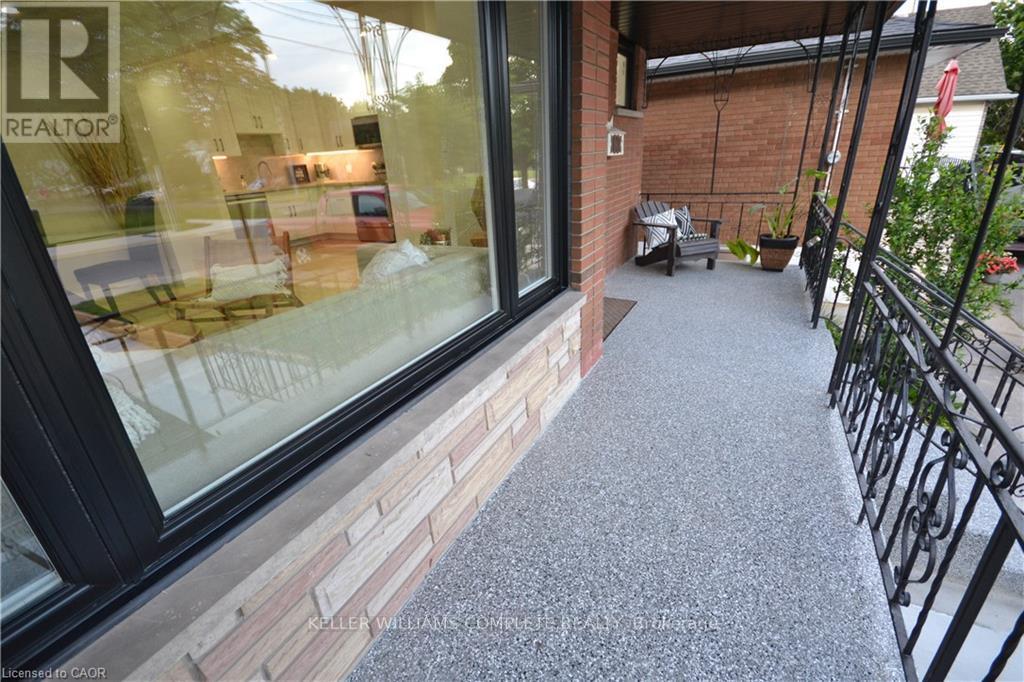 101 REID AVENUE N - 5