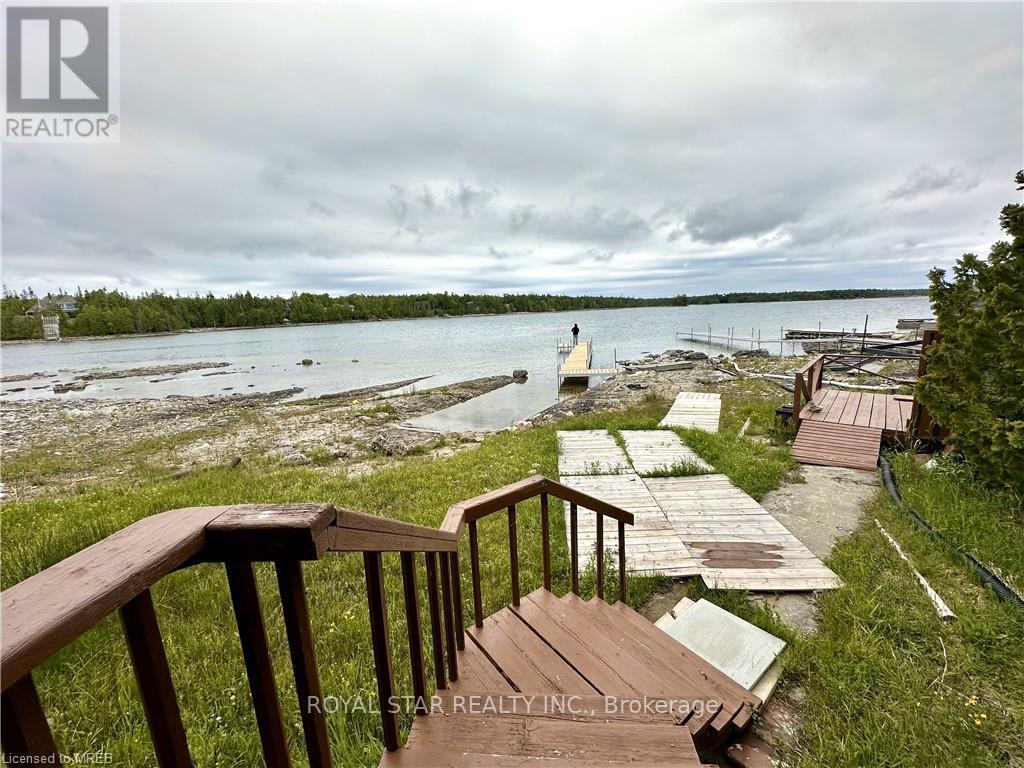 85 SIMPSON AVENUE - 38