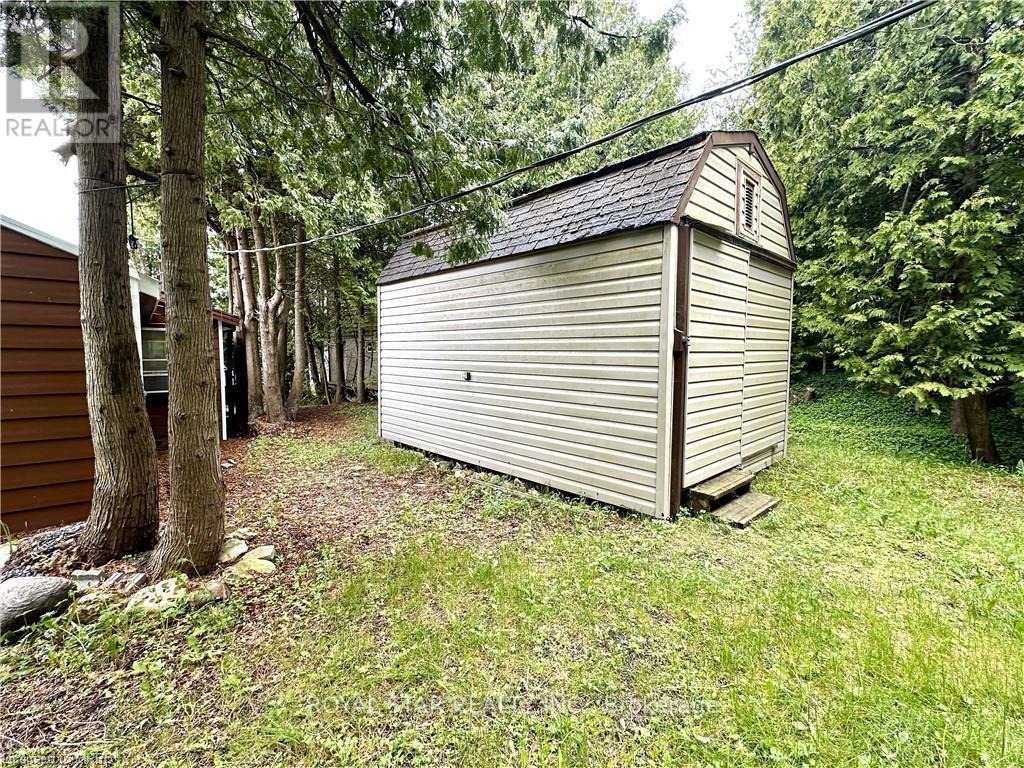 85 SIMPSON AVENUE - 4