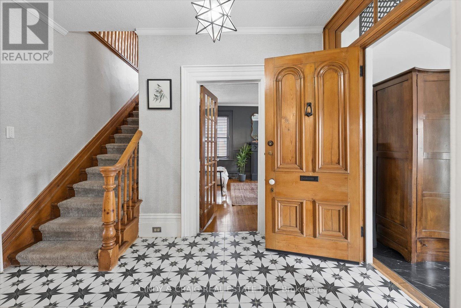443 VICTORIA STREET - 3