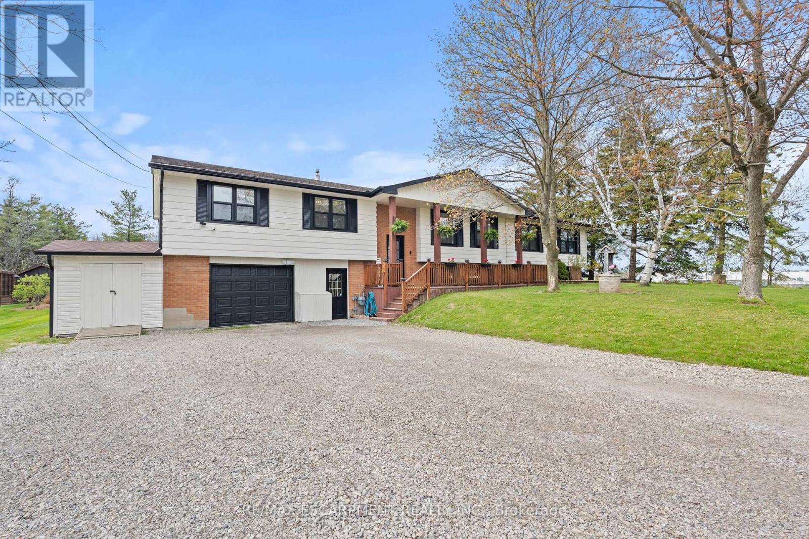 5090 BLACKHEATH ROAD - 1