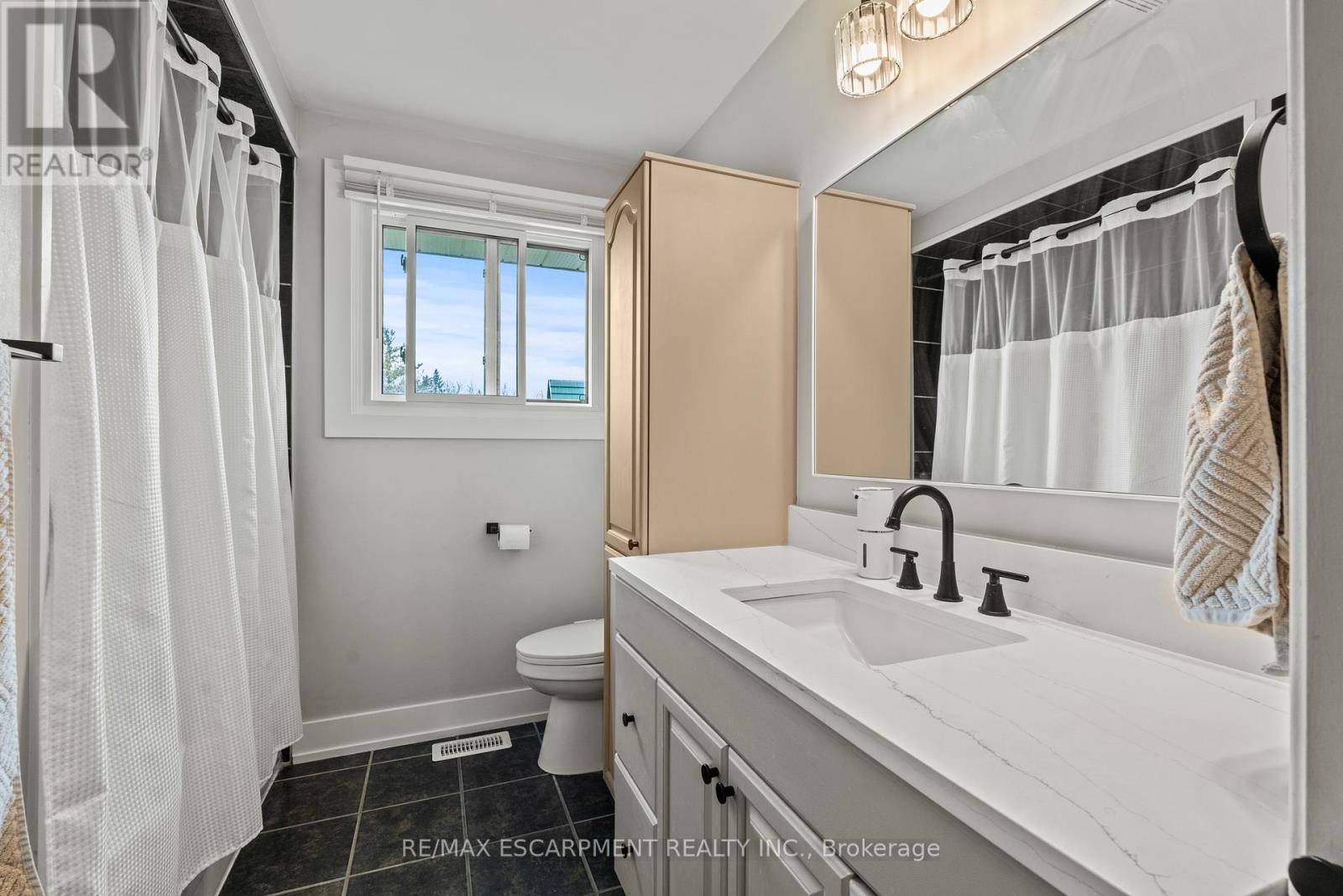 5090 BLACKHEATH ROAD - 24