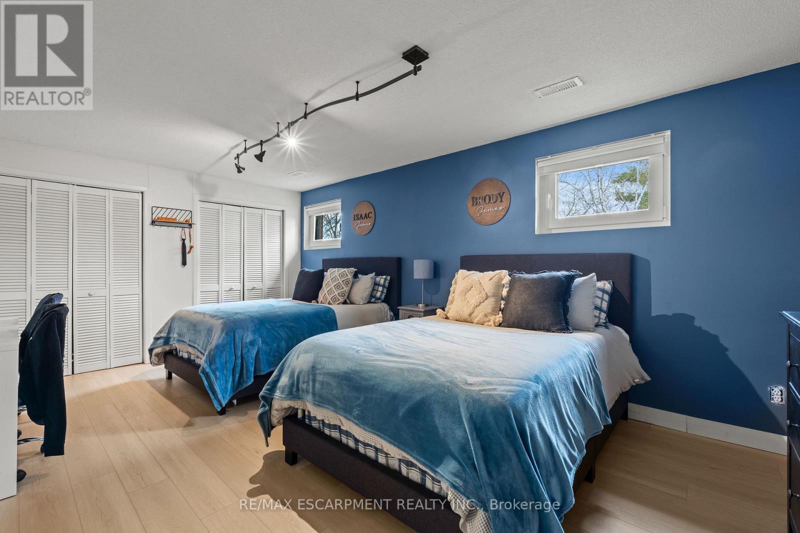 5090 BLACKHEATH ROAD - 32