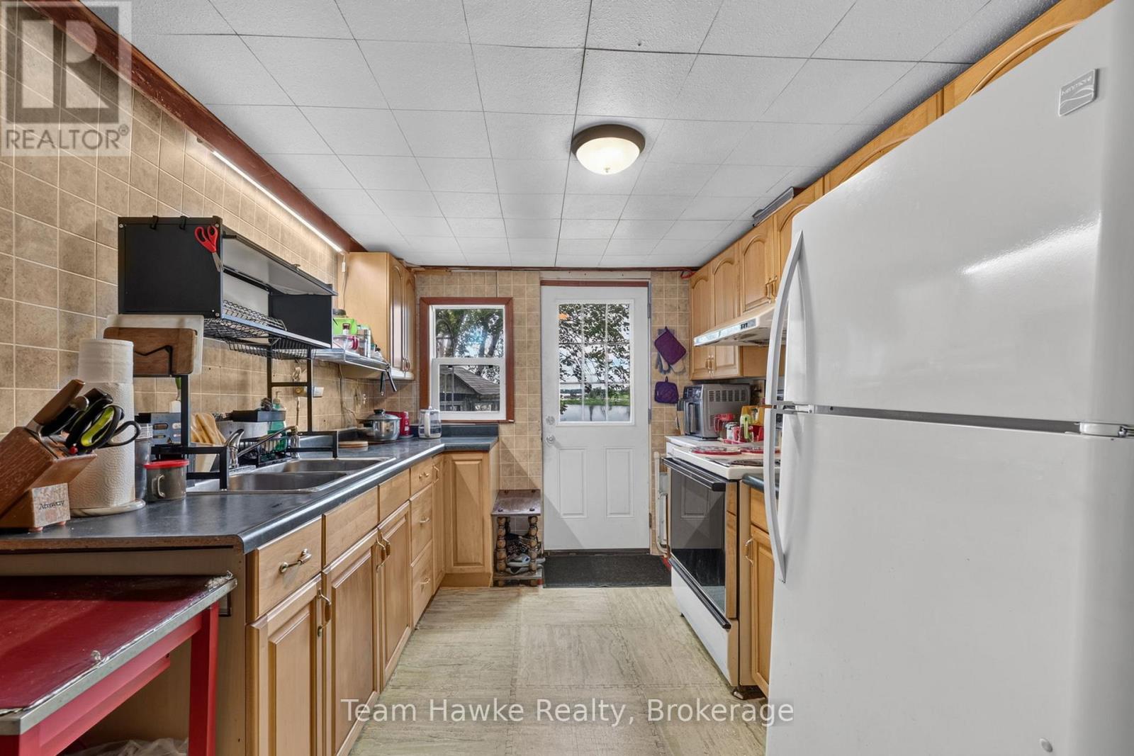 32 LONG POINT ROAD - 5