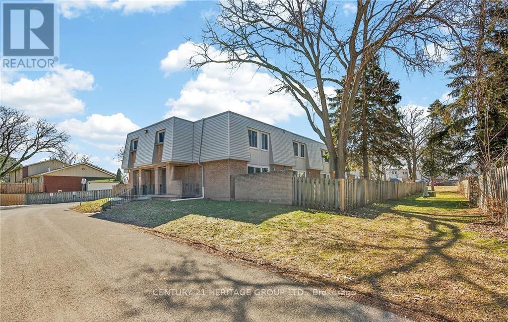 #182 17 OLD PINE TRAIL - 38
