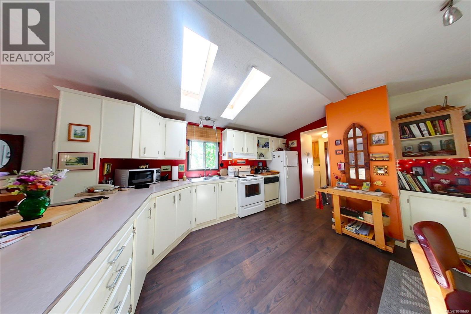 #43 10325 Lakeshore Rd - 11