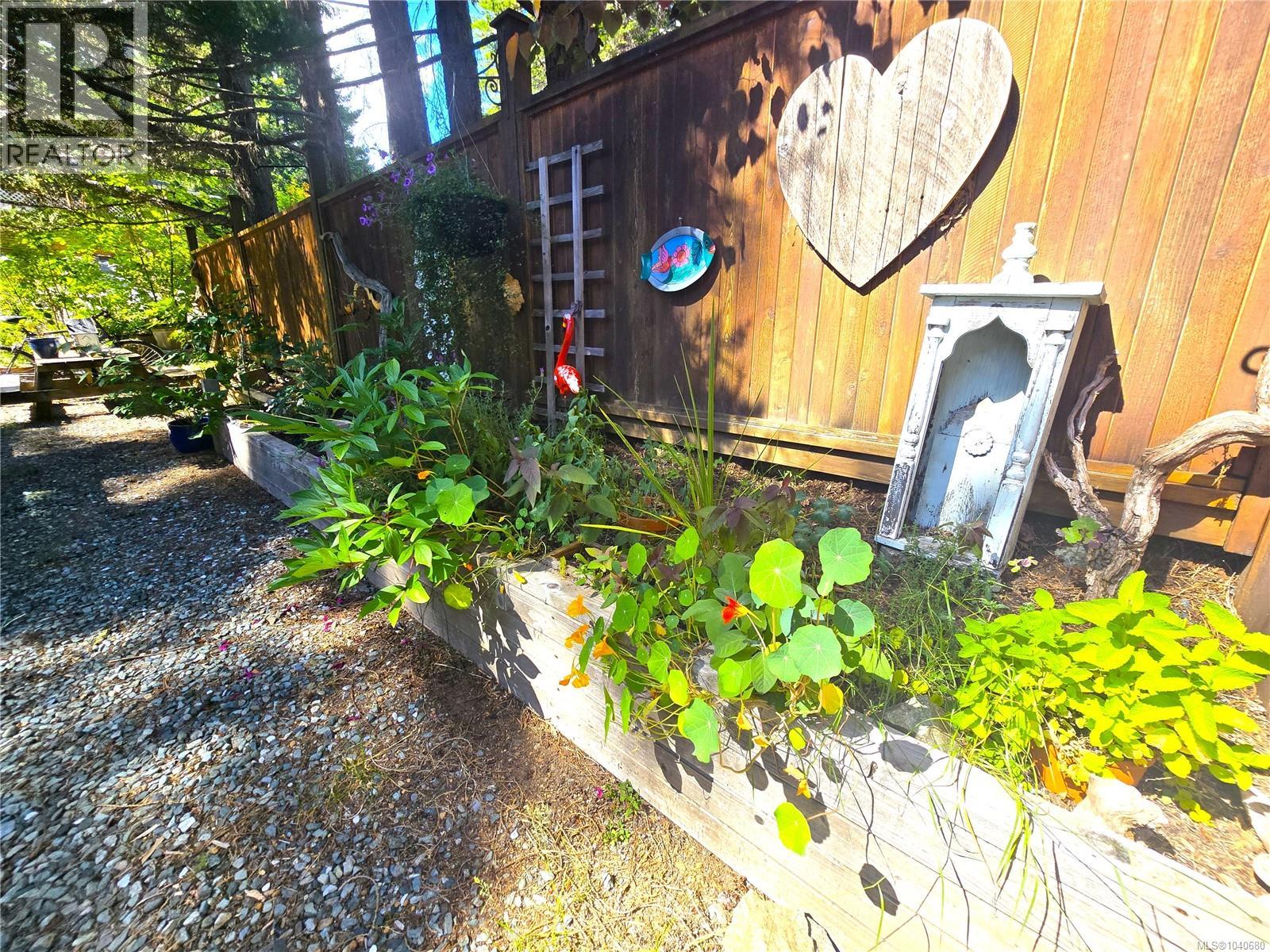 #43 10325 Lakeshore Rd - 29