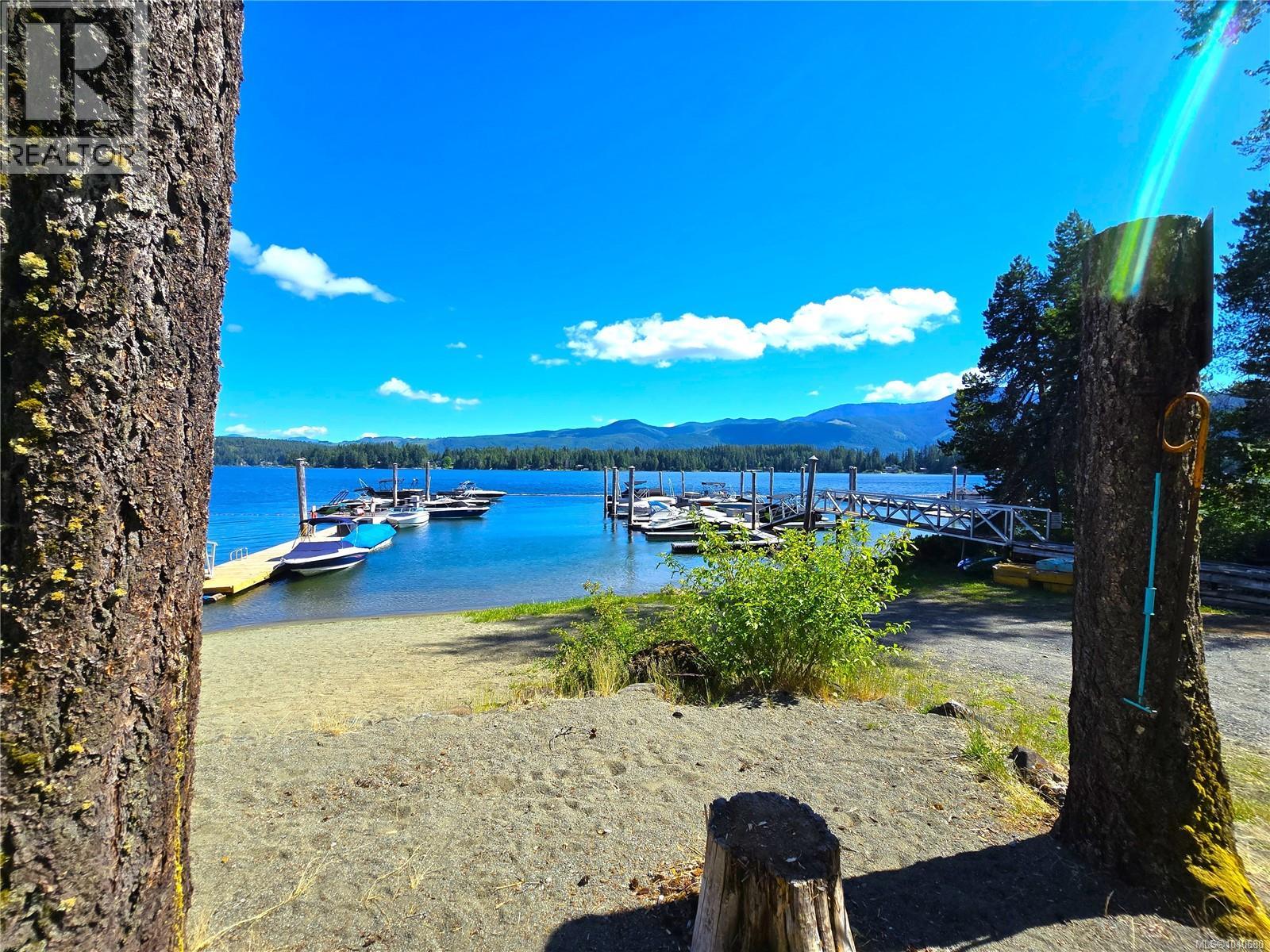 #43 10325 Lakeshore Rd - 31