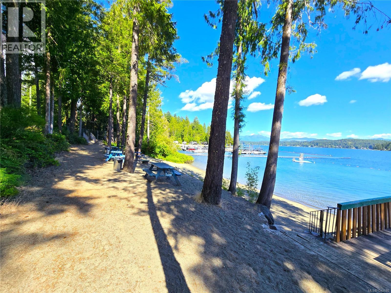 #43 10325 Lakeshore Rd - 32