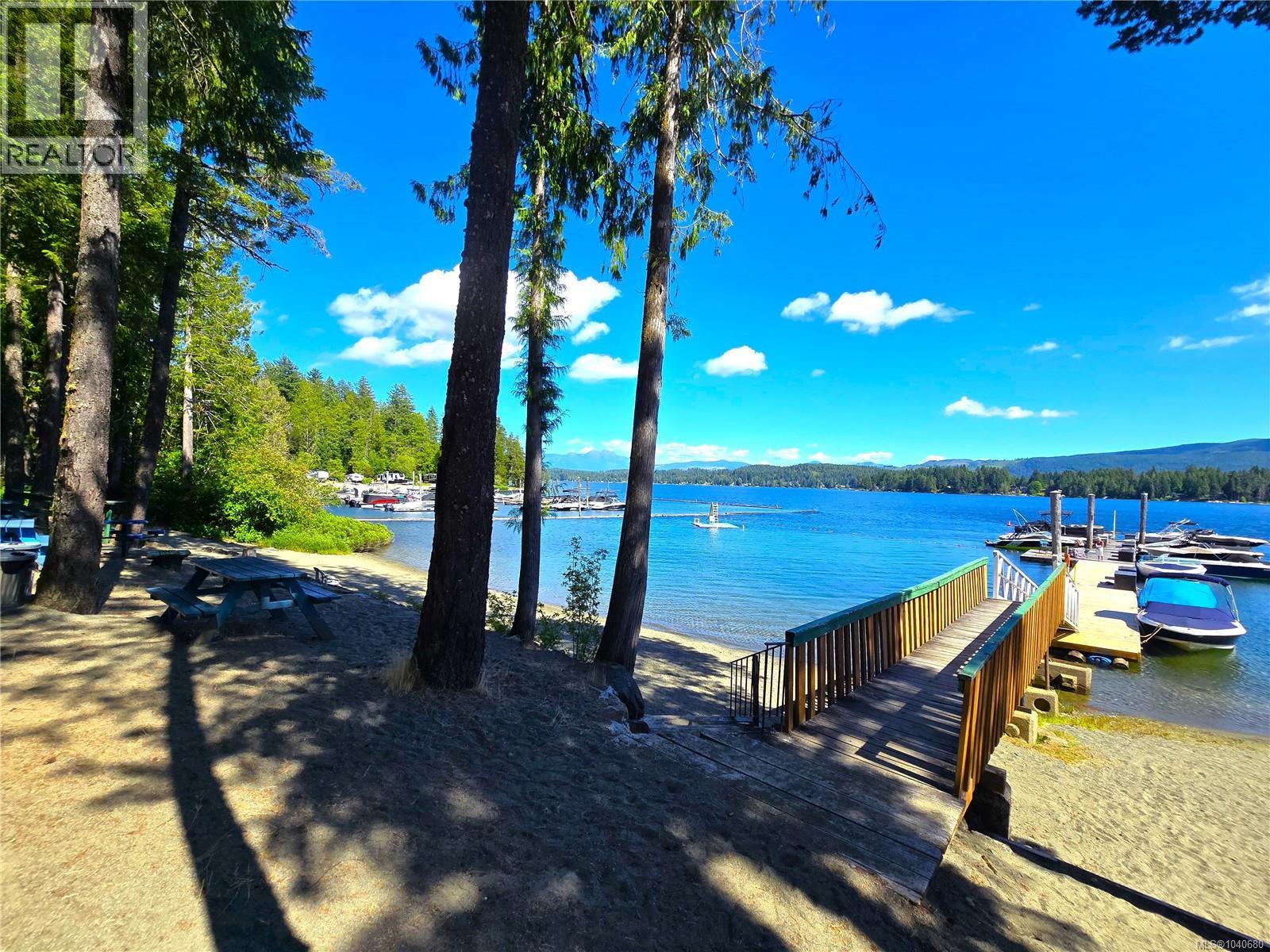 #43 10325 Lakeshore Rd - 33