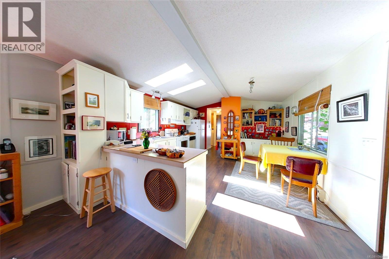#43 10325 Lakeshore Rd - 9