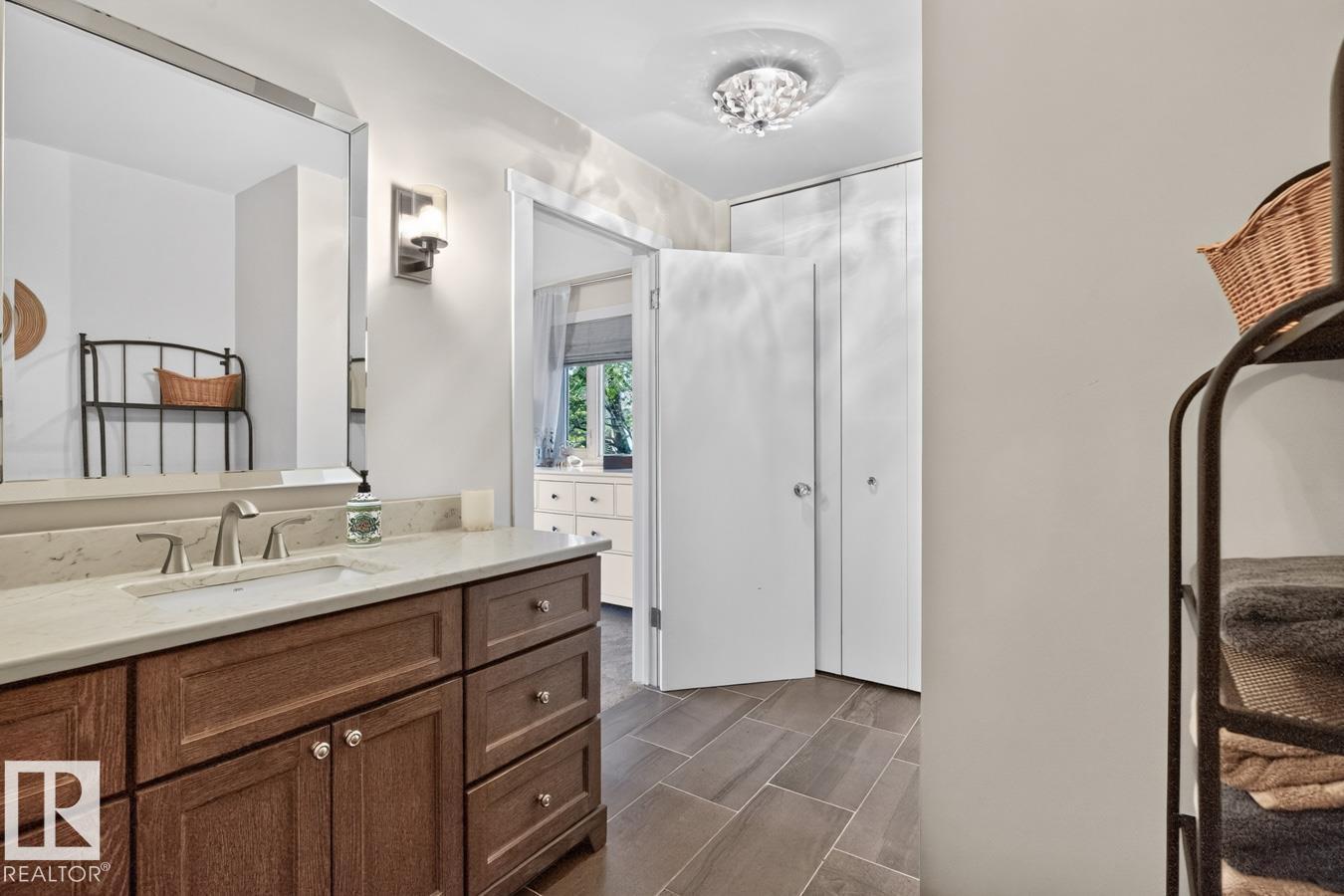 43 MANCHESTER DR — photo 26