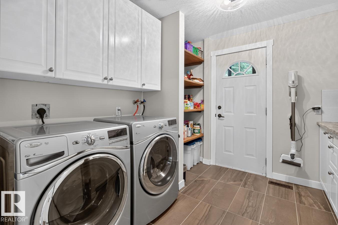 43 MANCHESTER DR — photo 31