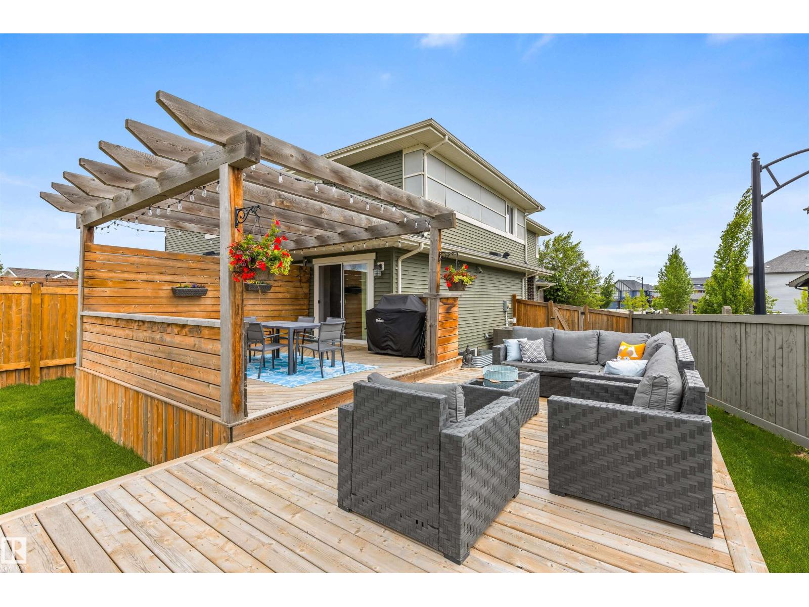 20530 128 AV NW — photo 35