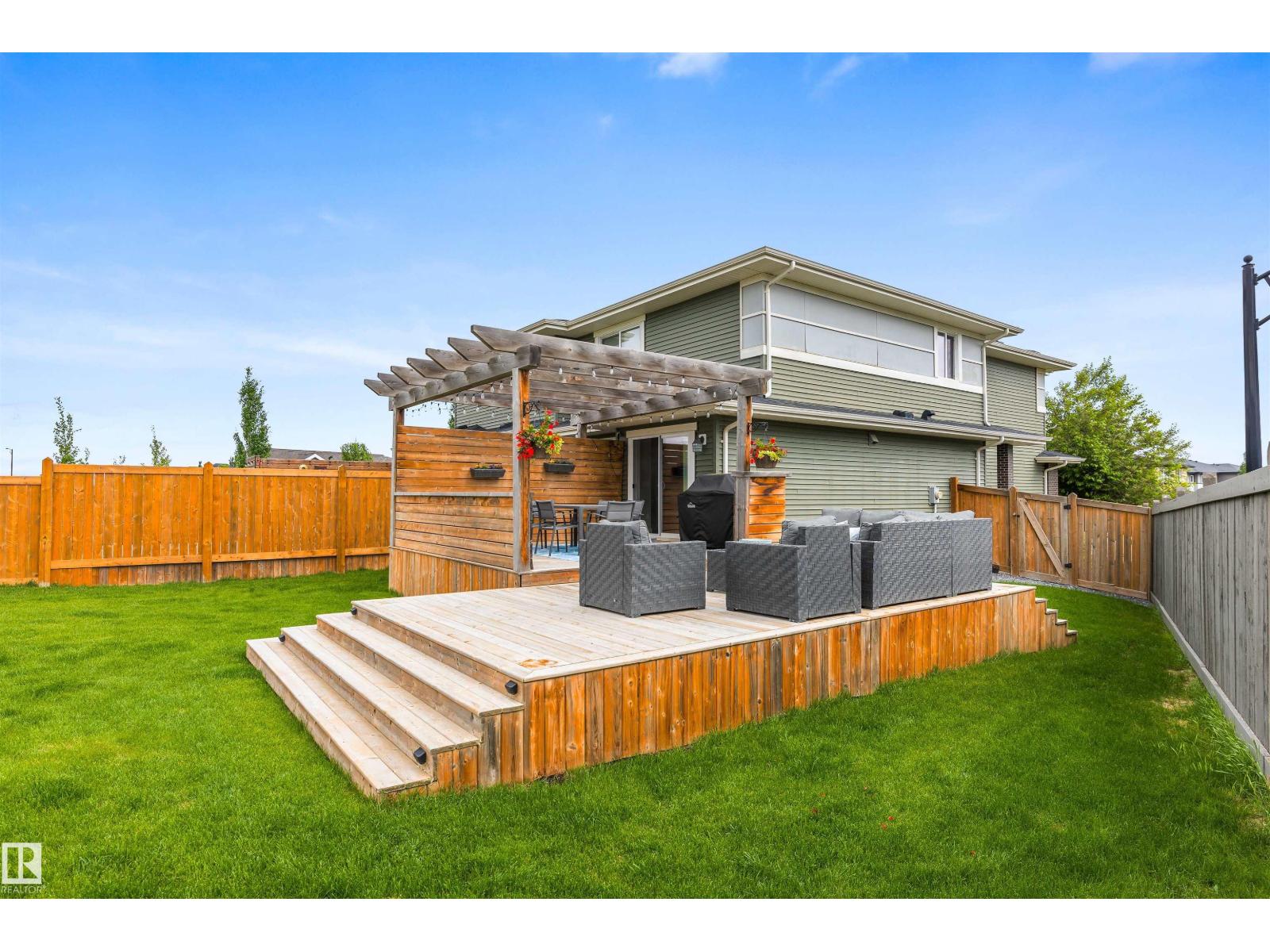 20530 128 AV NW — photo 36