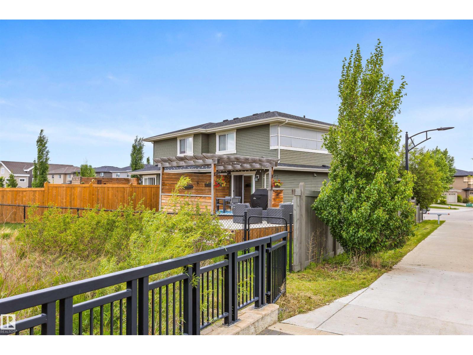 20530 128 AV NW — photo 42