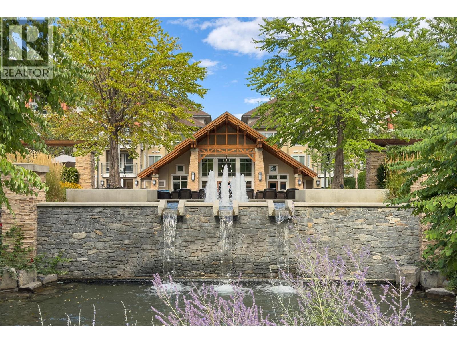 226 1099 Sunset Drive, Kelowna