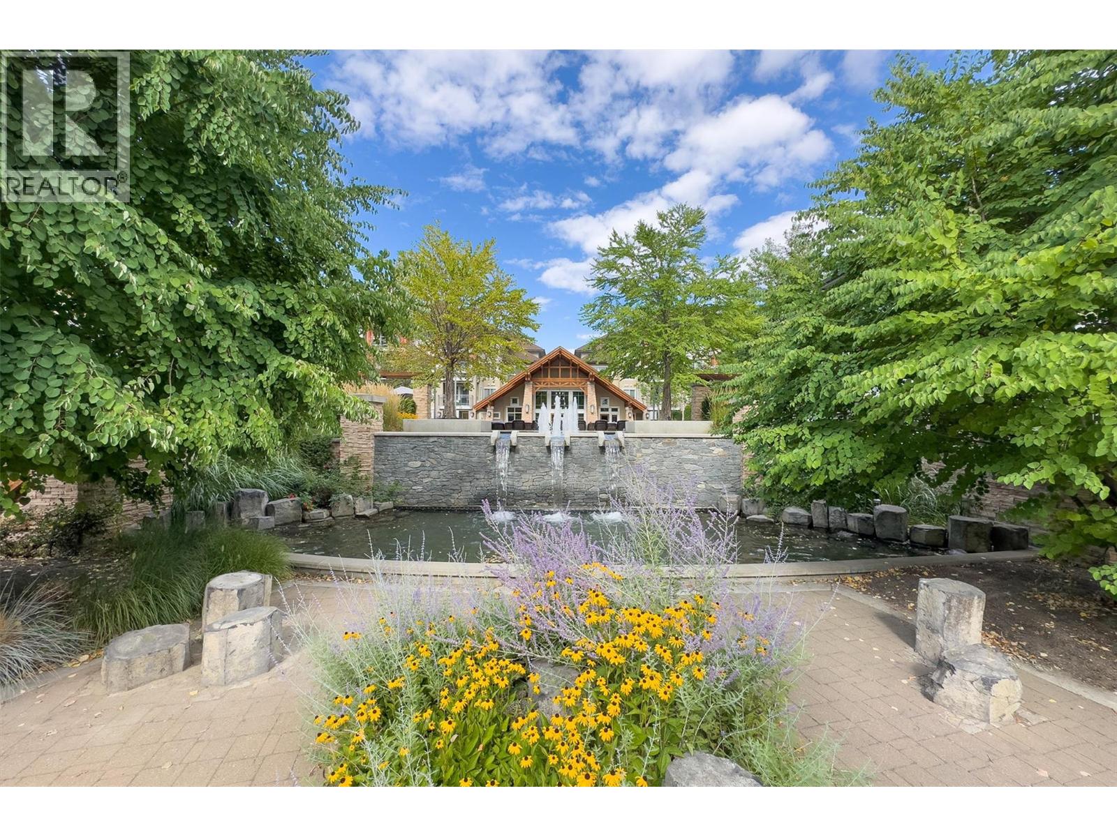 226 1099 Sunset Drive, Kelowna