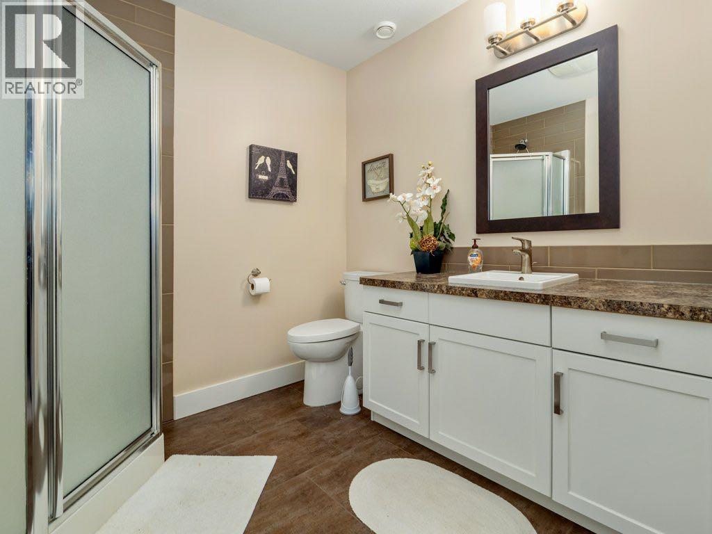 621 18 Street — photo 32