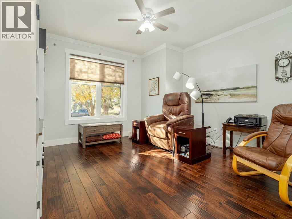 621 18 Street — photo 24