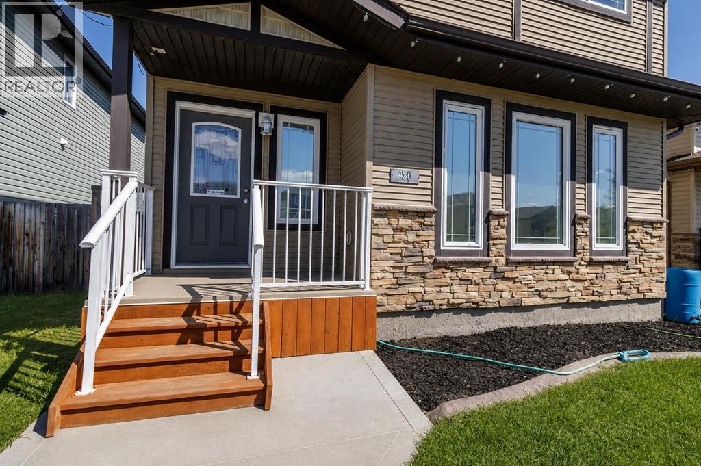 87 Almond Crescent - 2