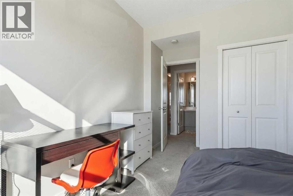 183 Savanna Parade NE - 20