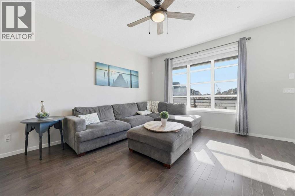 183 Savanna Parade NE - 3