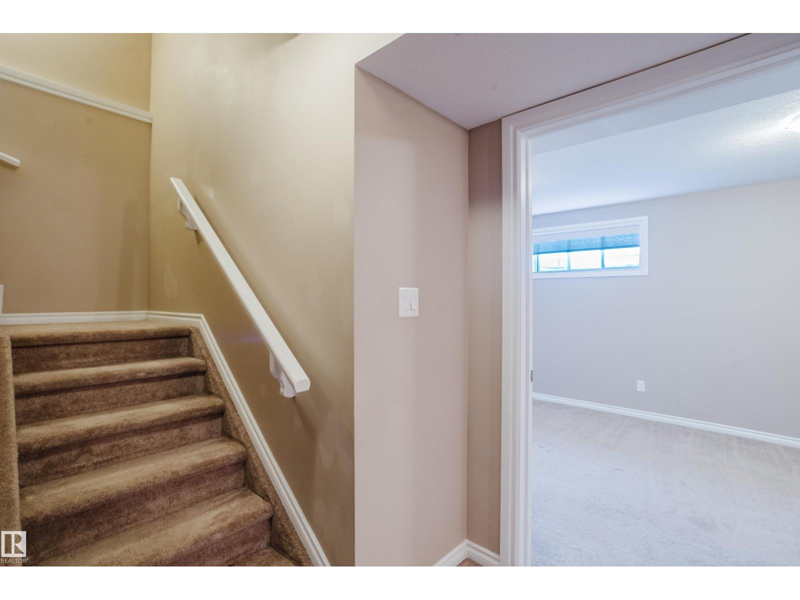 #106 5420 GRANT MACEWAN BV - 32