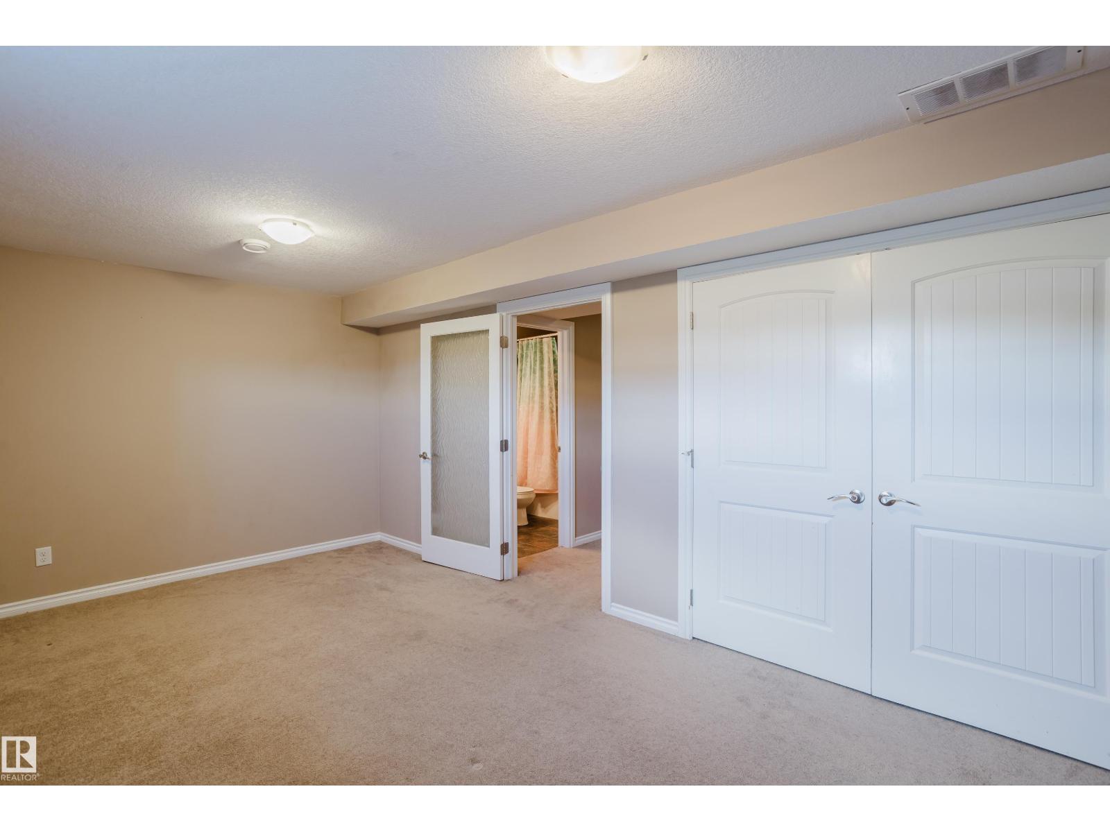 #106 5420 GRANT MACEWAN BV - 35