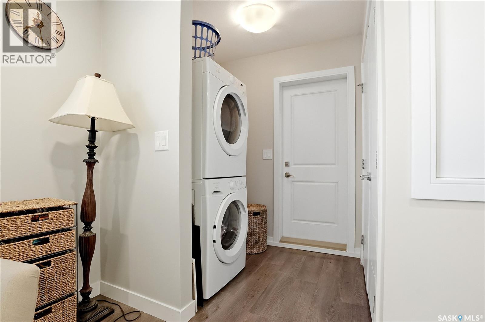 487 Kloppenburg STREET - 34