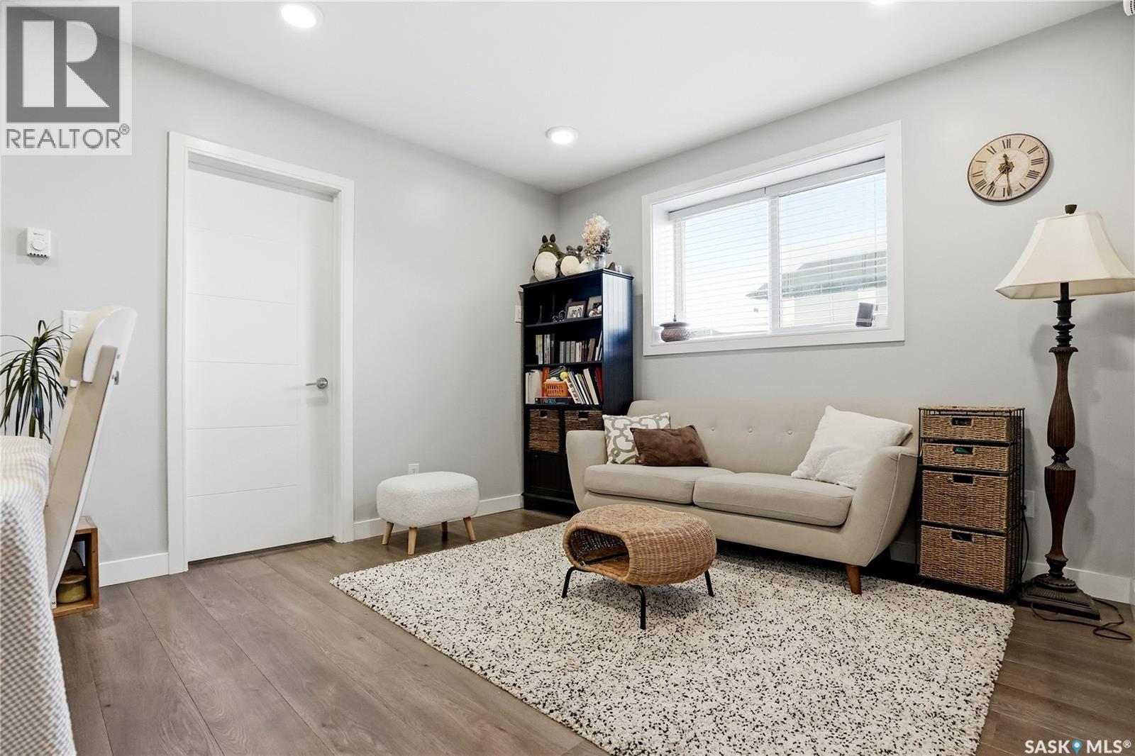 487 Kloppenburg STREET - 38