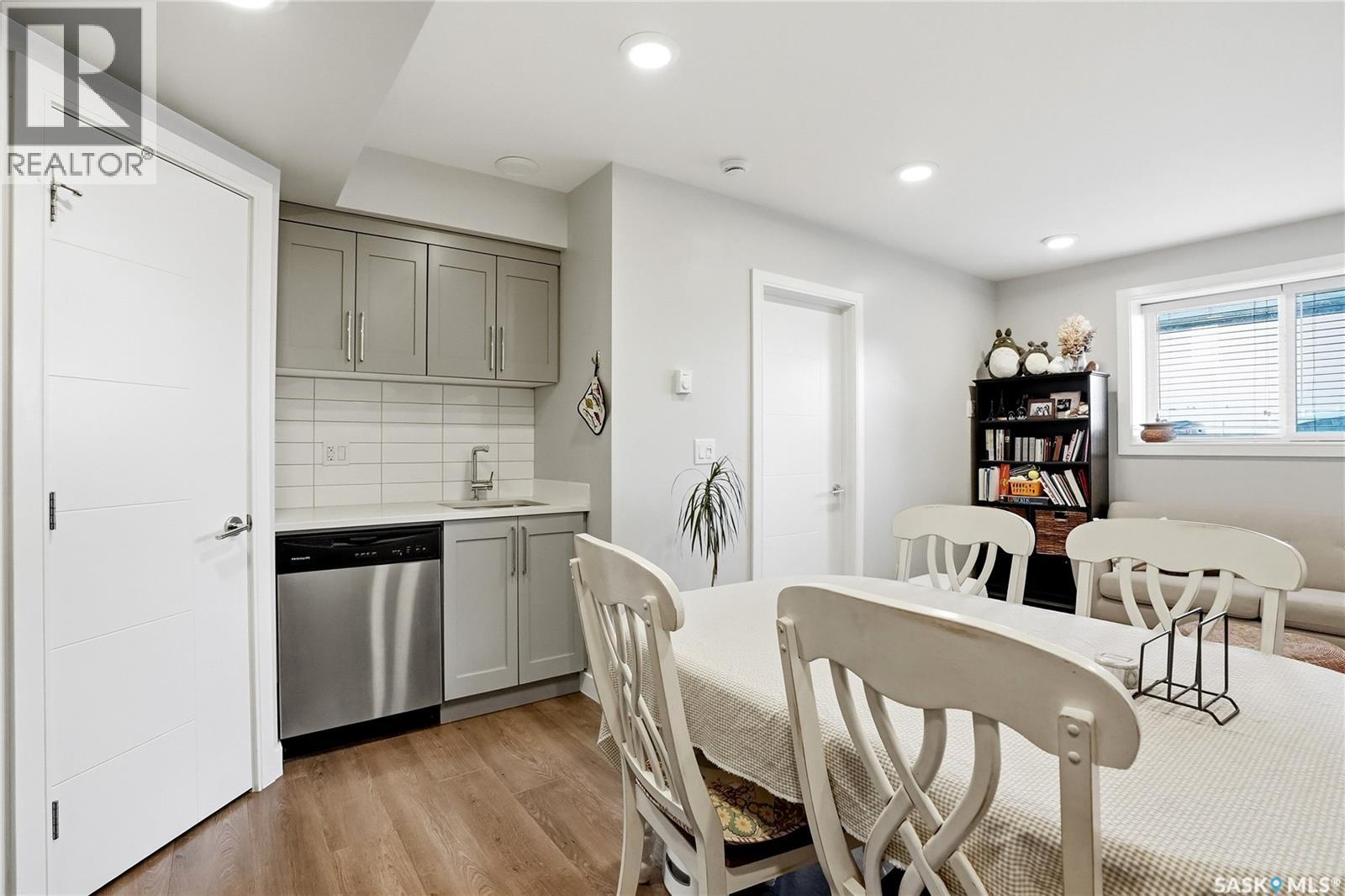 487 Kloppenburg STREET - 39