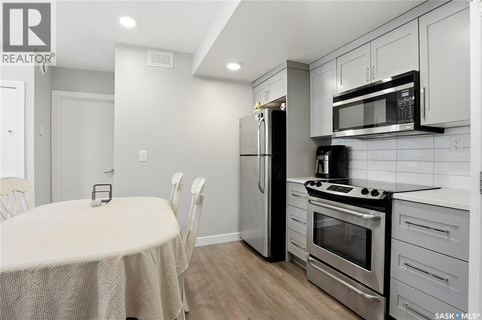487 Kloppenburg STREET - 40