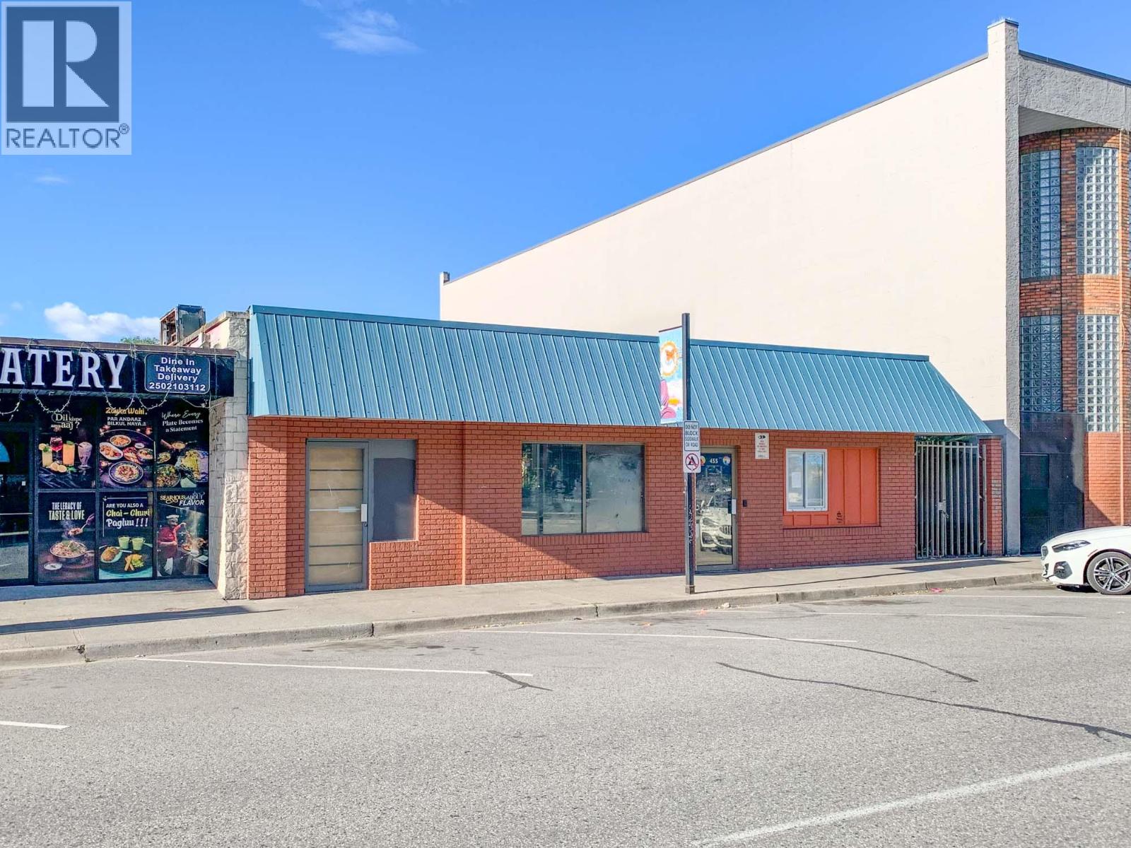 455 Leon Avenue, Kelowna — photo 2
