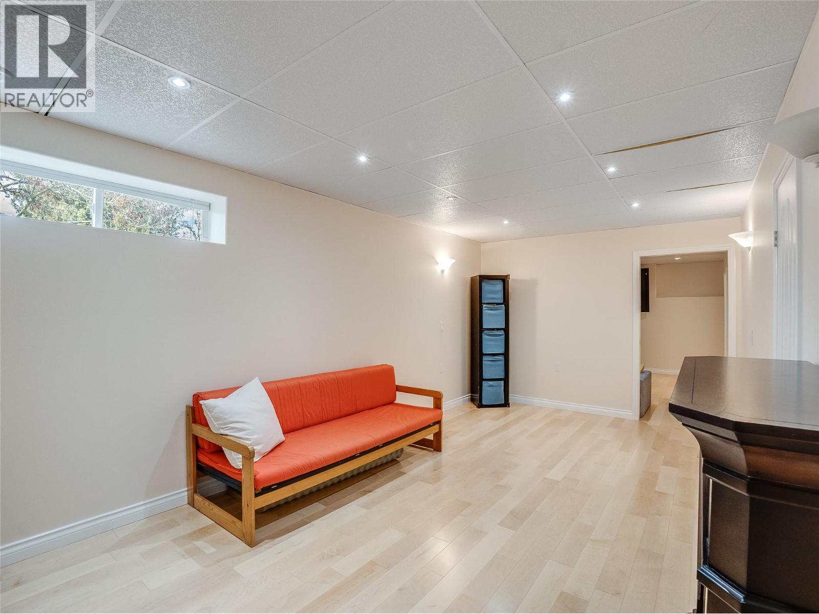 1400 MEADOWBROOK Drive - 32
