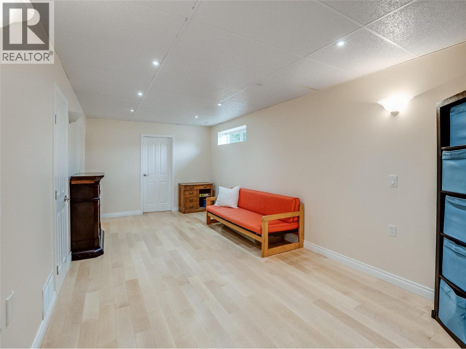 1400 MEADOWBROOK Drive - 31