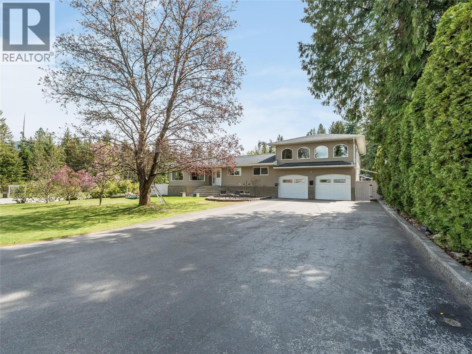 1400 MEADOWBROOK Drive - 1