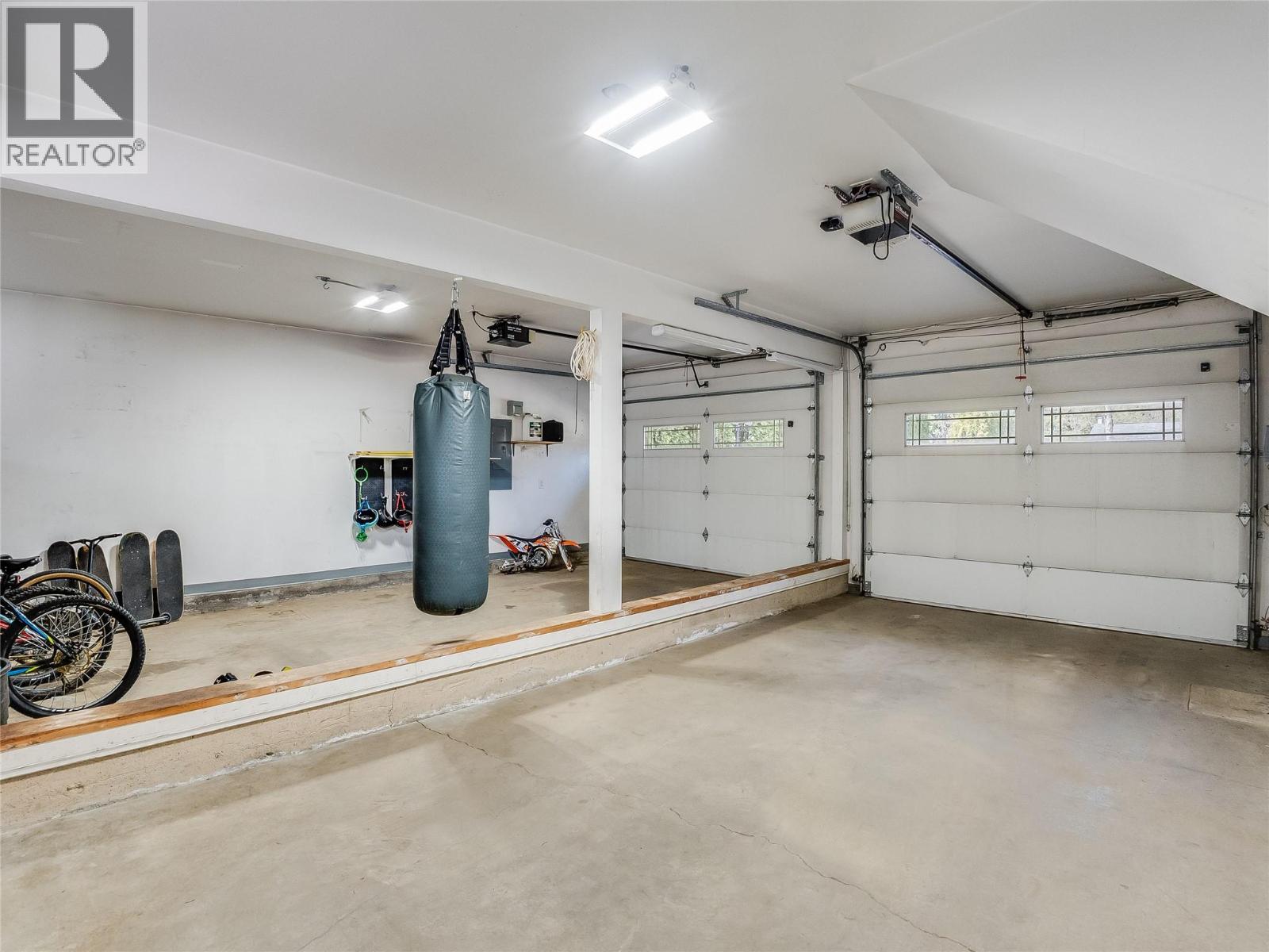 1400 MEADOWBROOK Drive - 50
